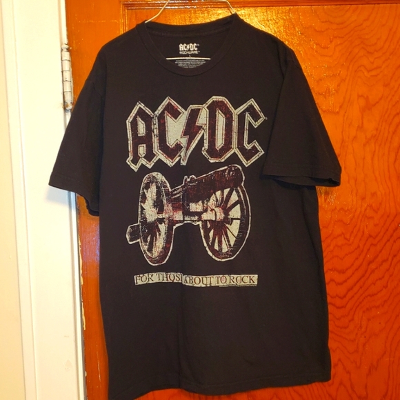 ACDC Tshirt, Size Large - Picture 2 of 6